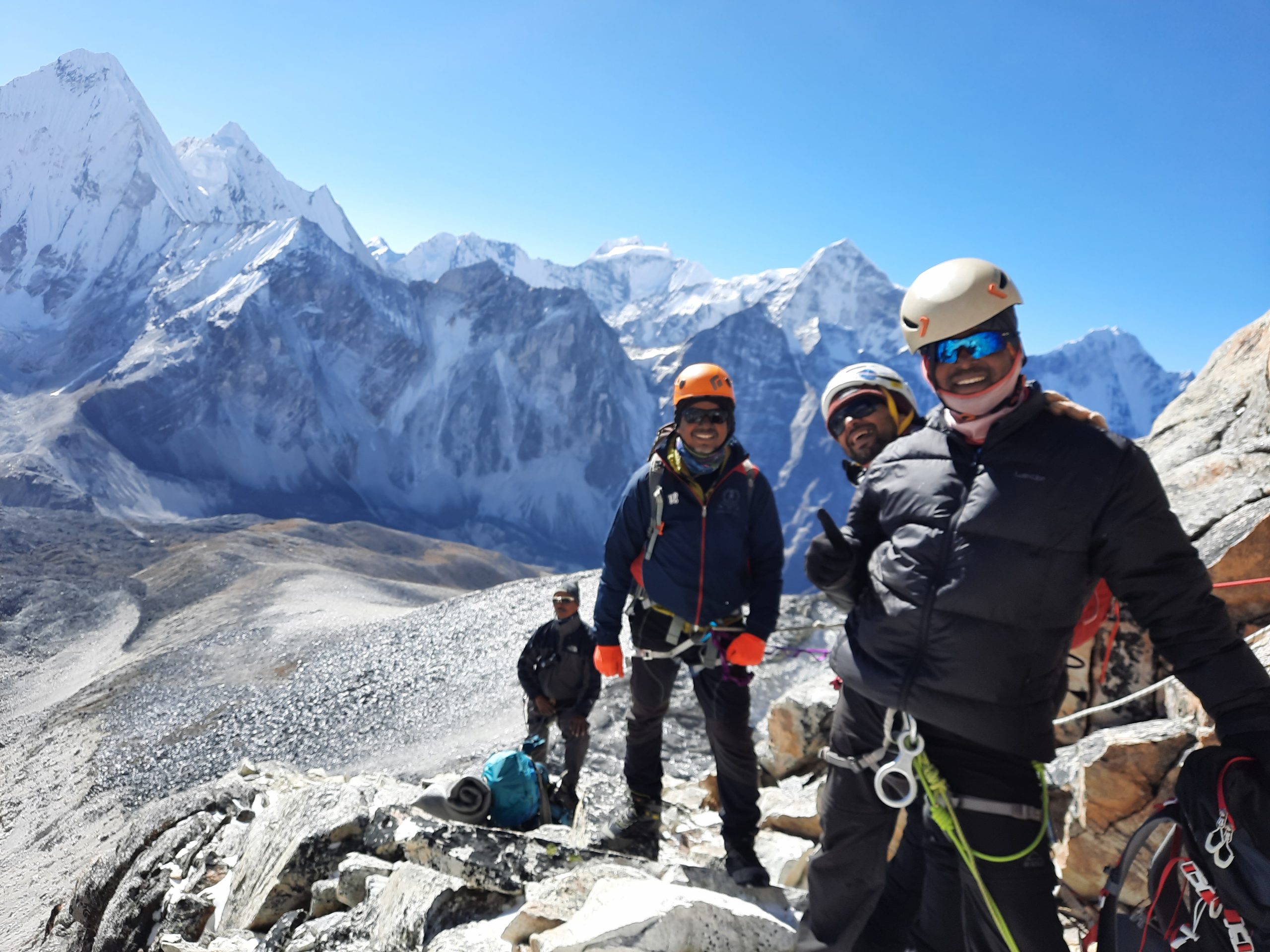 Climb Ama-Dablam Expds