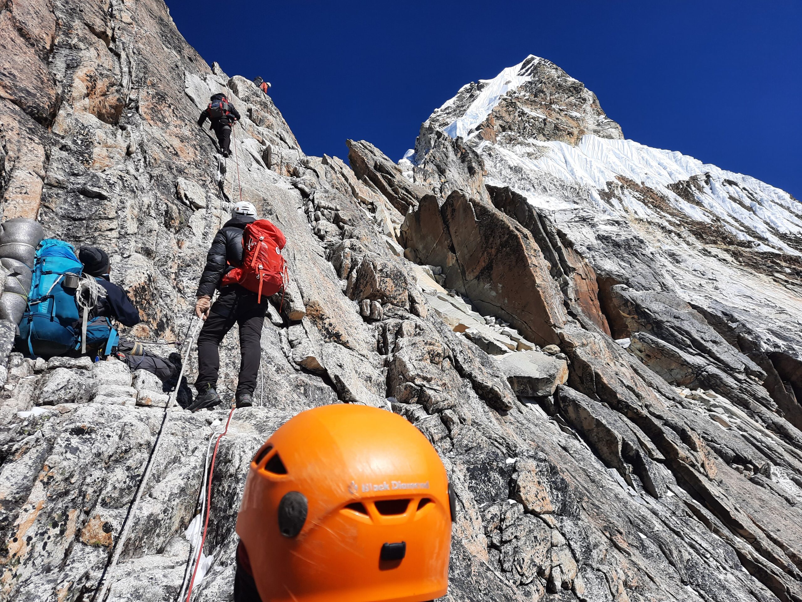 Climb Ama-Dablam Expds