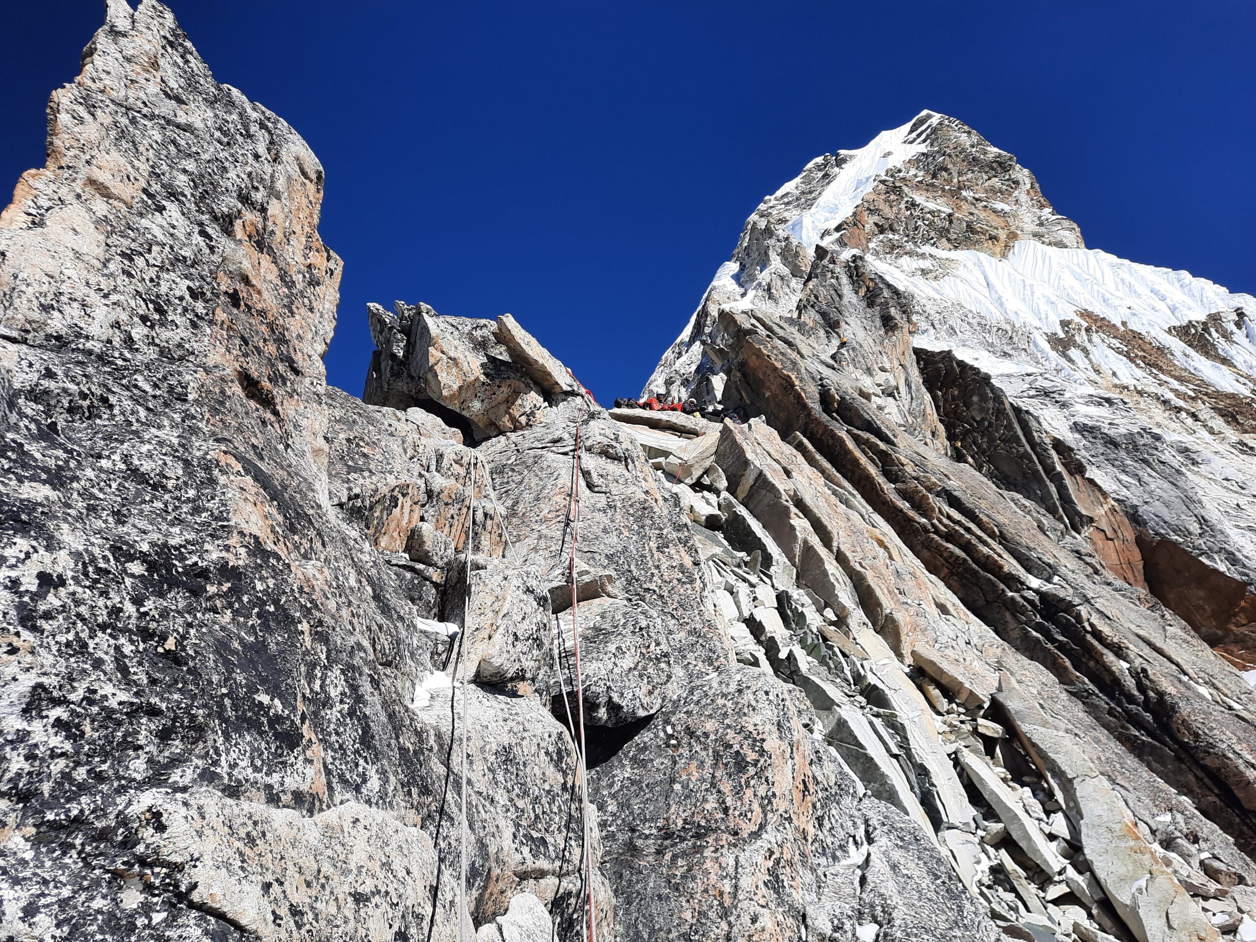 Climb Ama-Dablam Expds