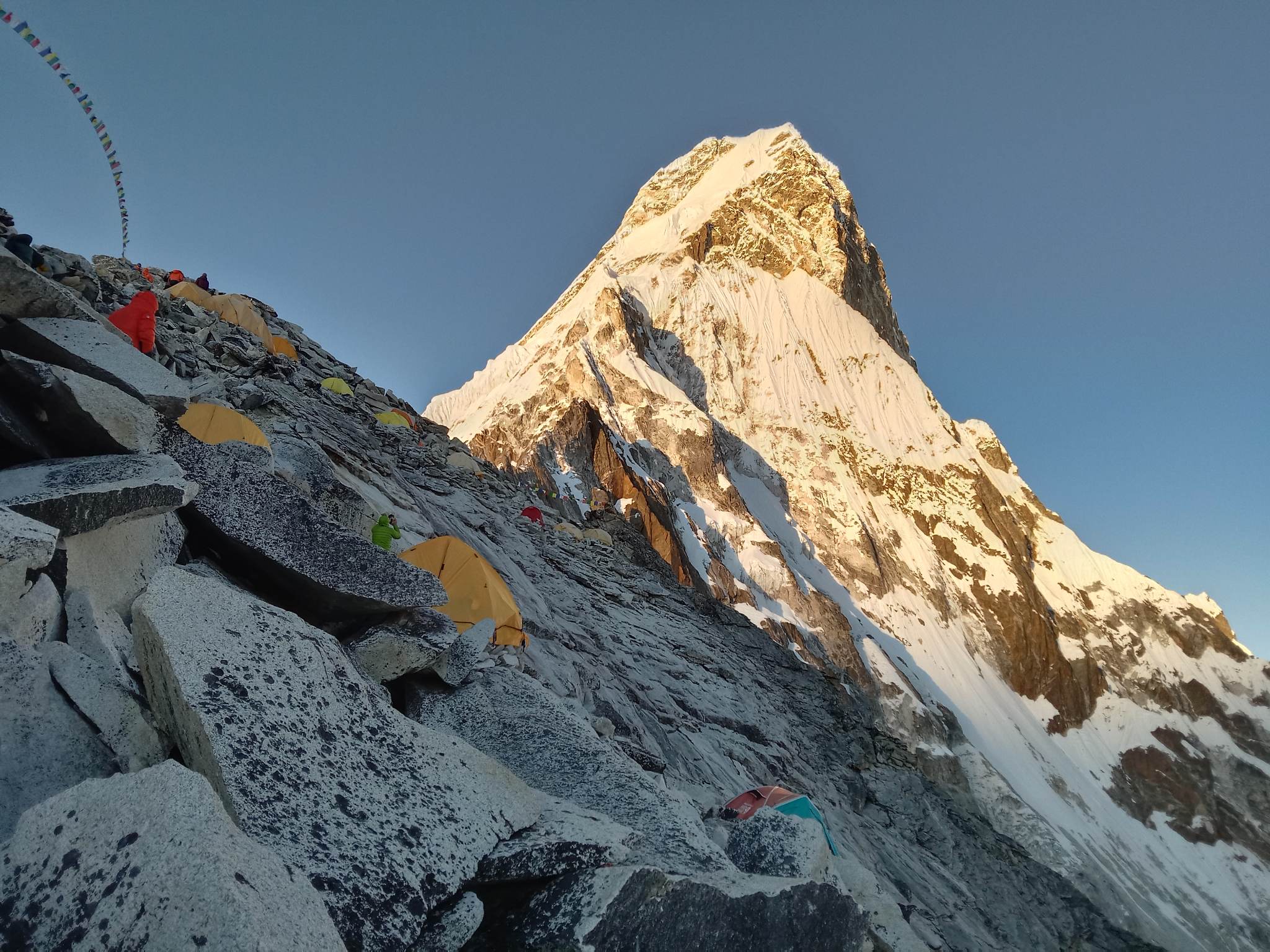 Climb Ama-Dablam Expds