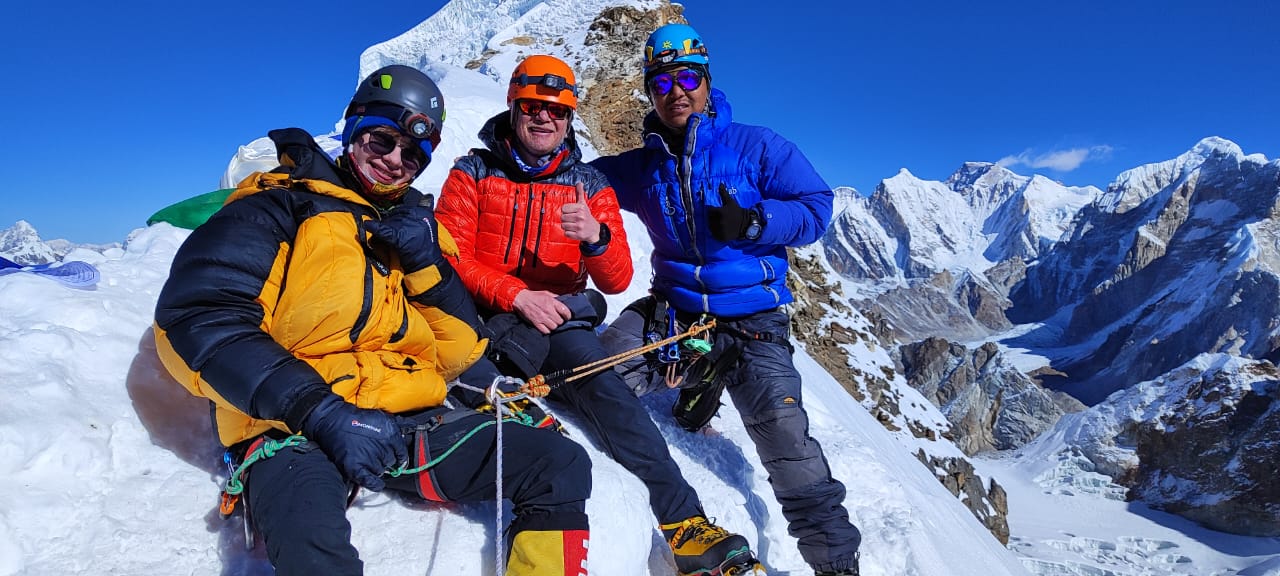 East lobuche Peak Summit